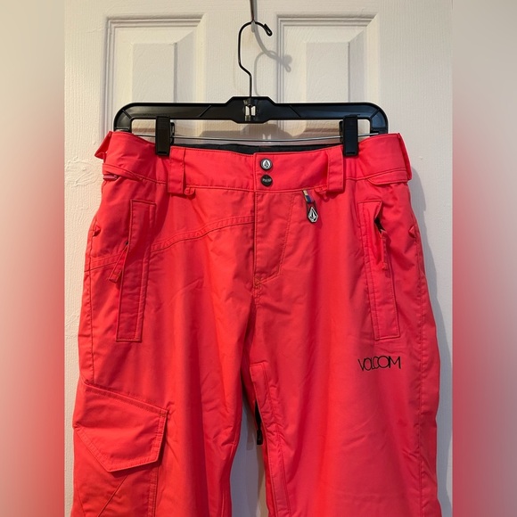 Volcom Snowboarding Pants - Picture 6 of 10